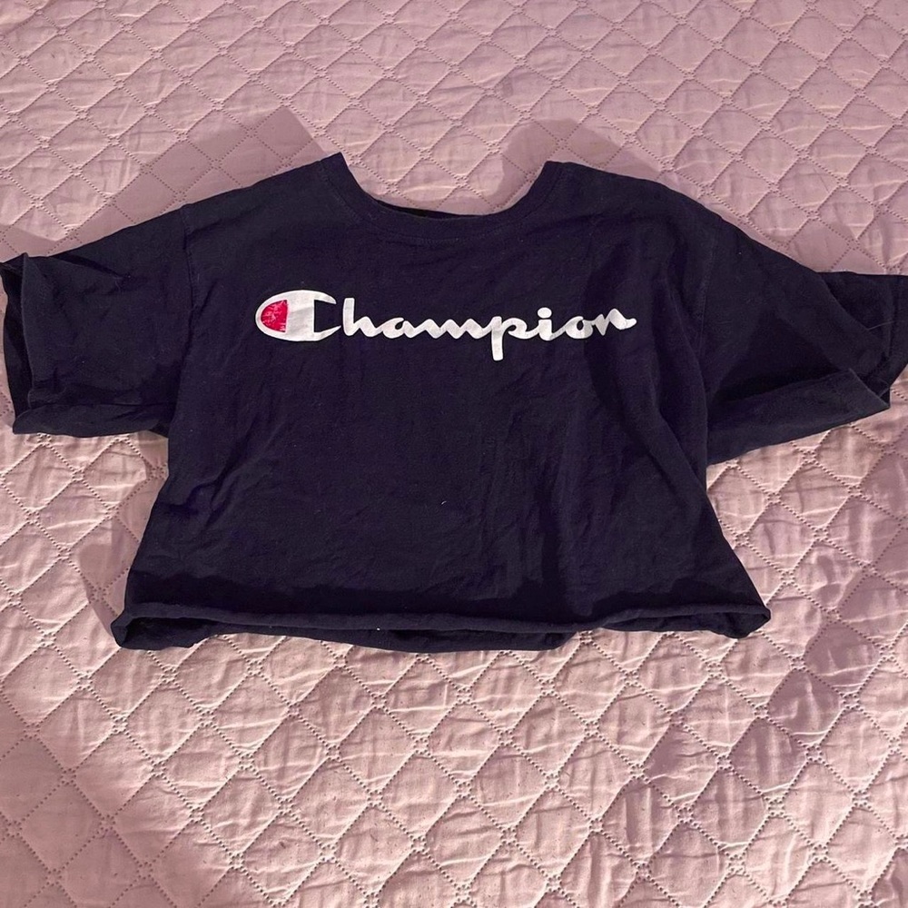 Black cropped champion t-shirt